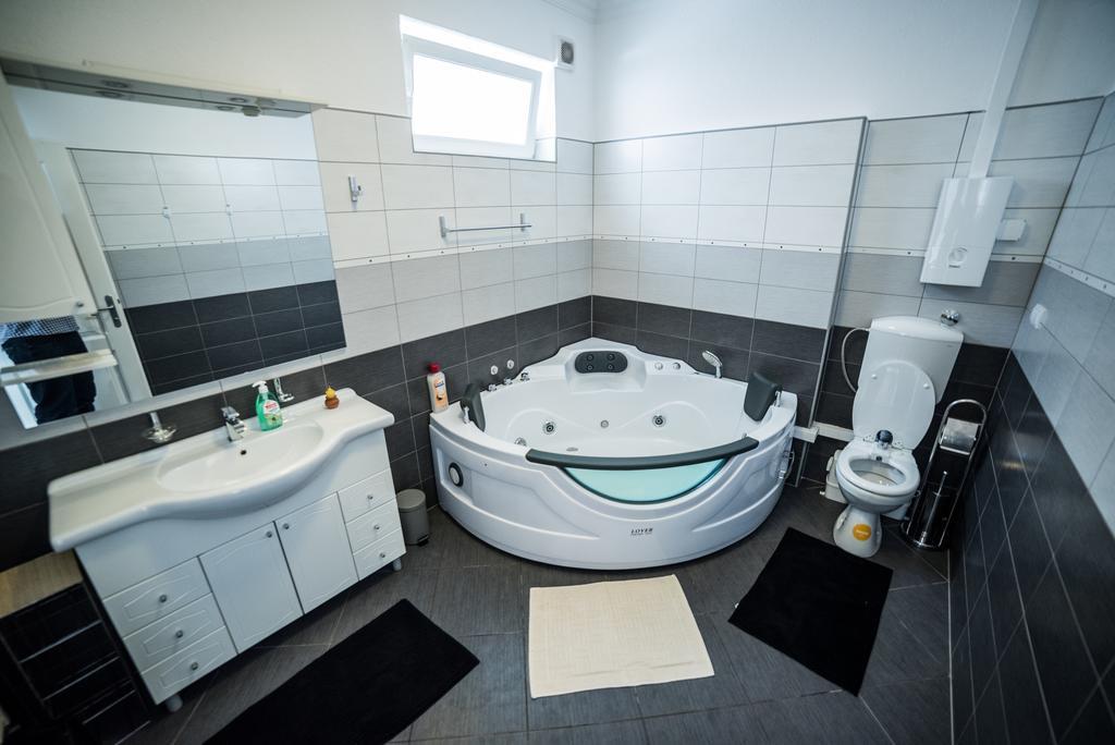 Suites Donna Bihać Εξωτερικό φωτογραφία
